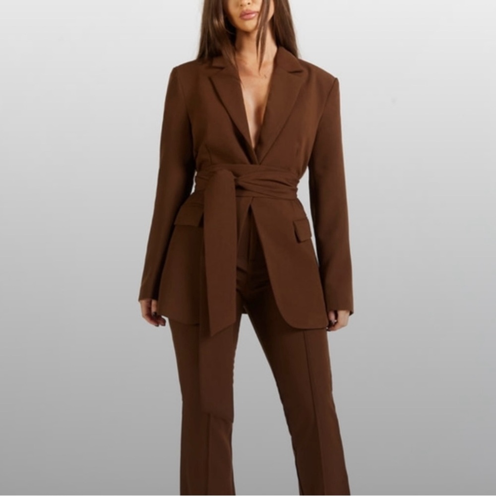Becau of Alice Blazer Classic Blazer with belt in Brown Size: L